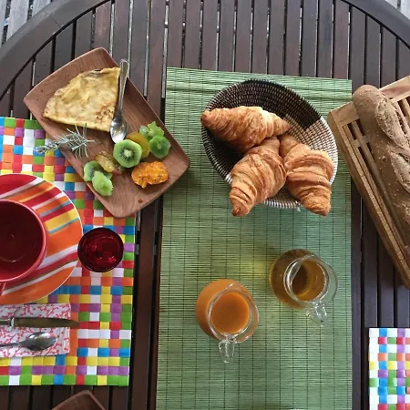 La Du Voyageur Nocleg ze śniadaniem