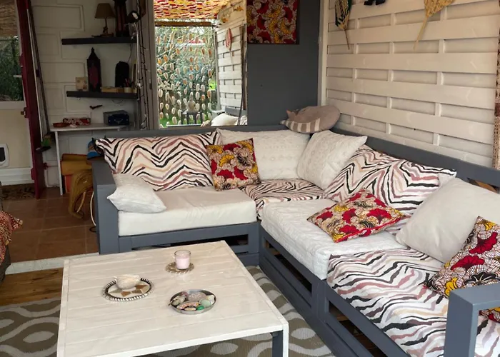 La Du Voyageur Bed & Breakfast