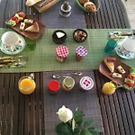 La Du Voyageur Bed & Breakfast 4*